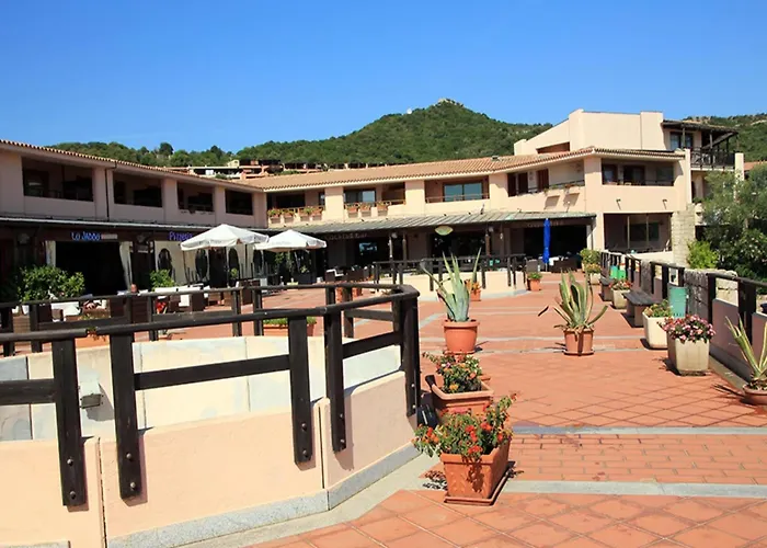 In Di Arzachena, Sardinia Daire Cannigione